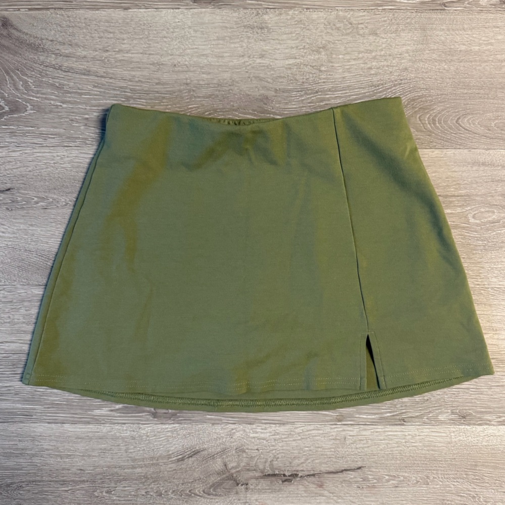 American Eagle Green Skort